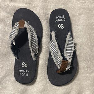 Kids Sandals - Black and White